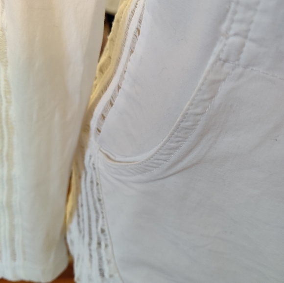 Chico's Zenergy white zip light weight jacket - Picture 8 of 9